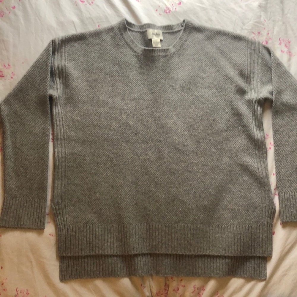 Neiman Marcus 100% Cashmere Sweater